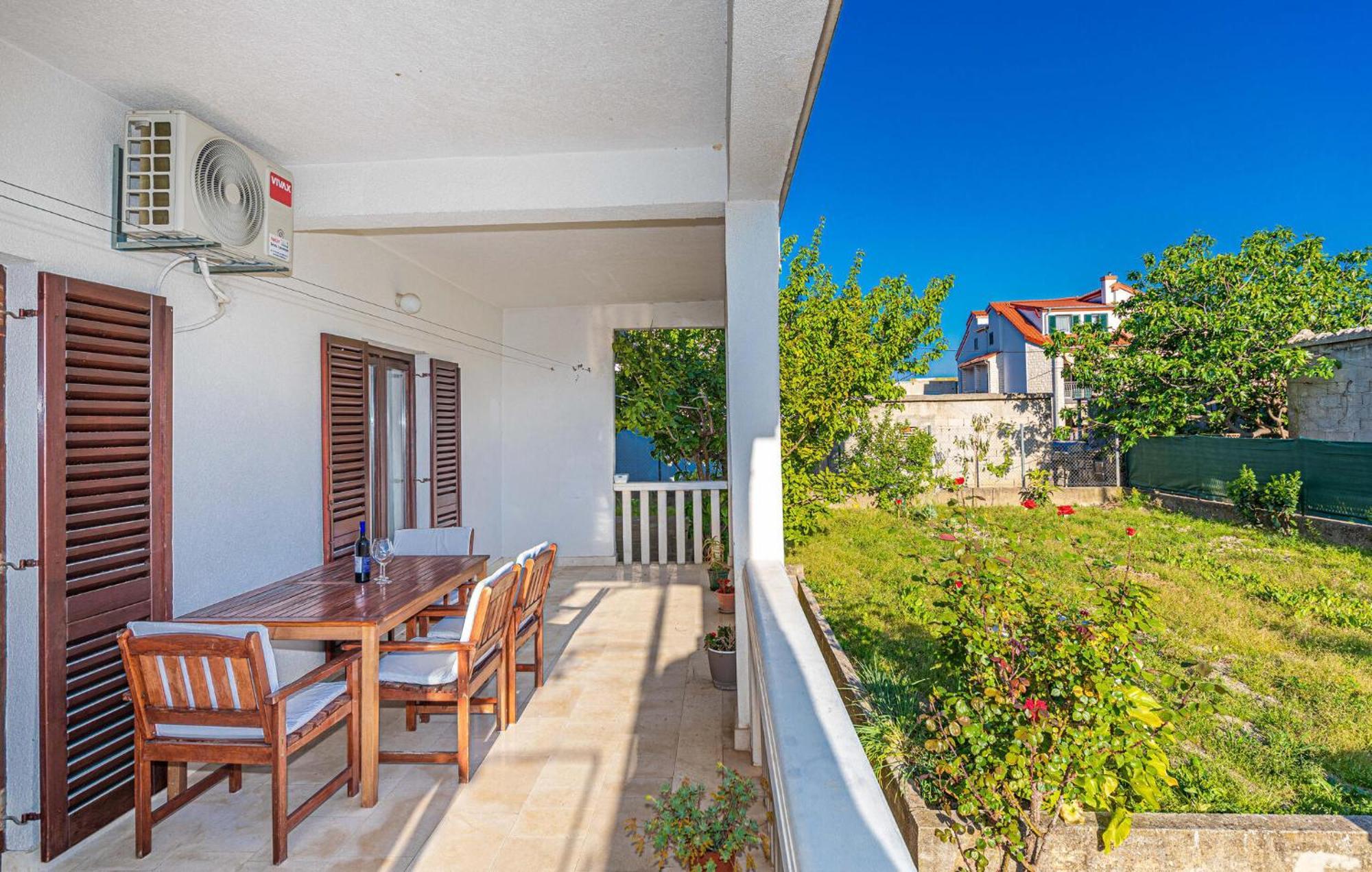 Apartament Lovely In Kastel Novi With Wifi Kaštela